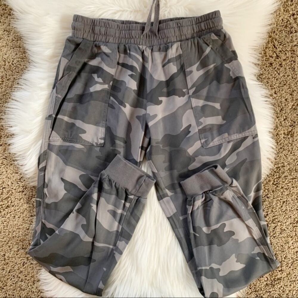 Splendid Camo Joggers Size XS